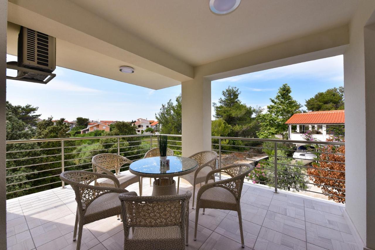Apartmani Iva Vir Exterior photo