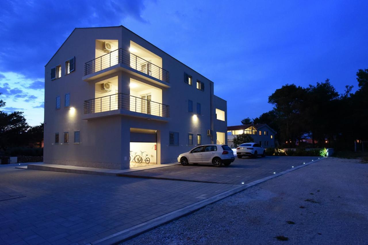 Apartmani Iva Vir Exterior photo