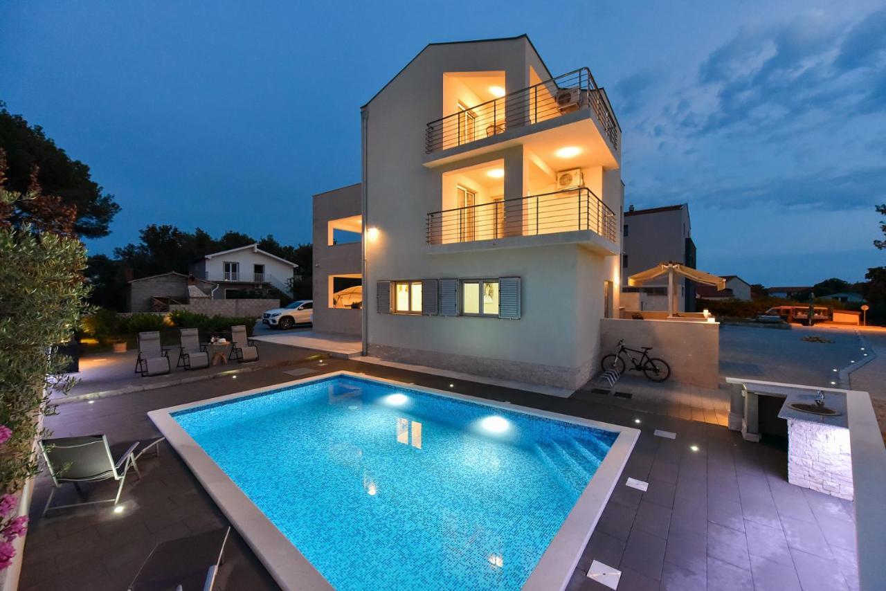 Apartmani Iva Vir Exterior photo