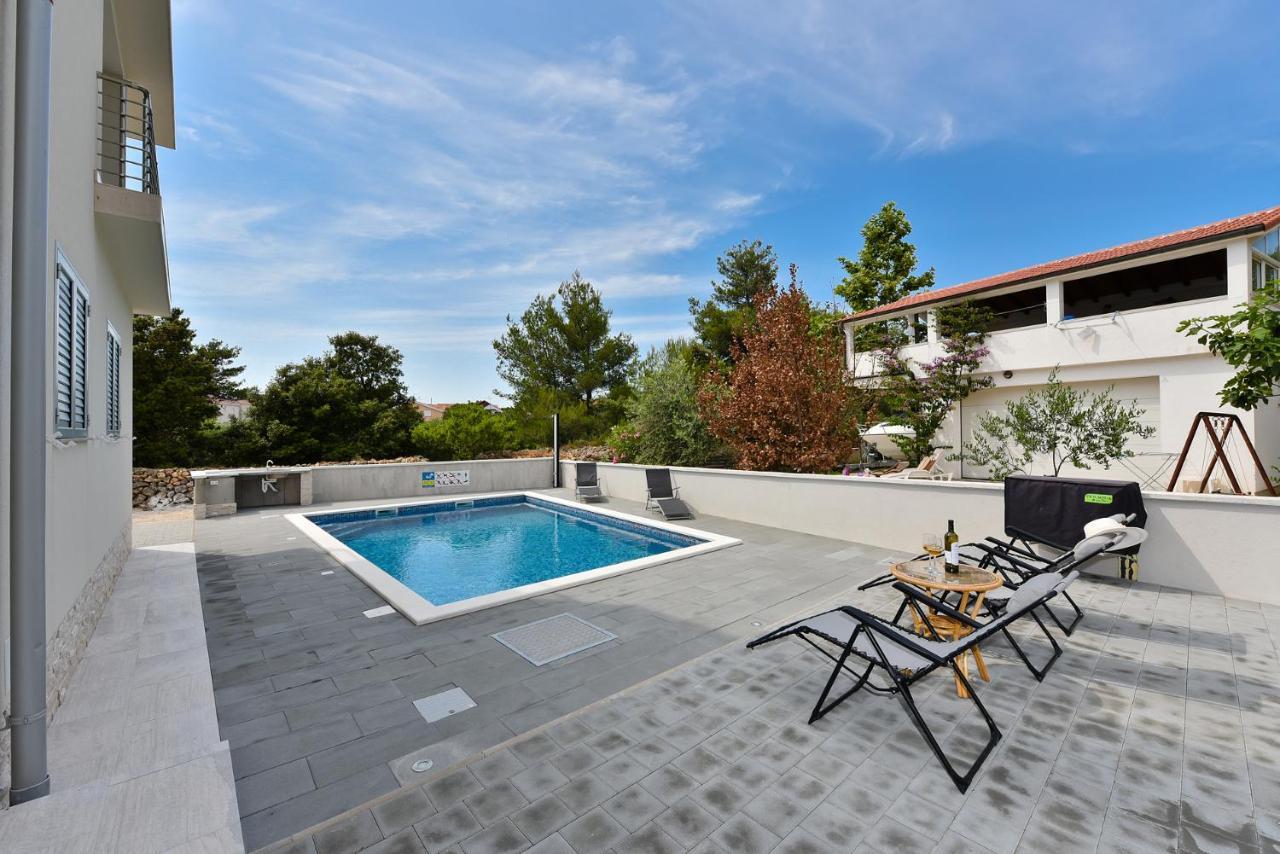 Apartmani Iva Vir Exterior photo