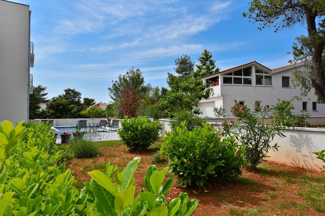 Apartmani Iva Vir Exterior photo