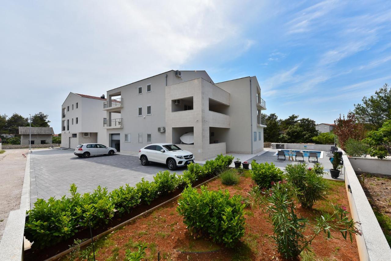 Apartmani Iva Vir Exterior photo
