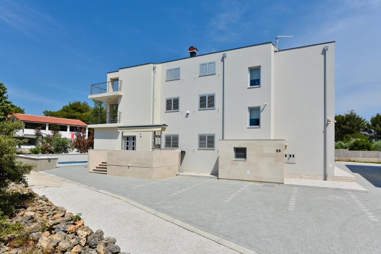 Apartmani Iva Vir Exterior photo
