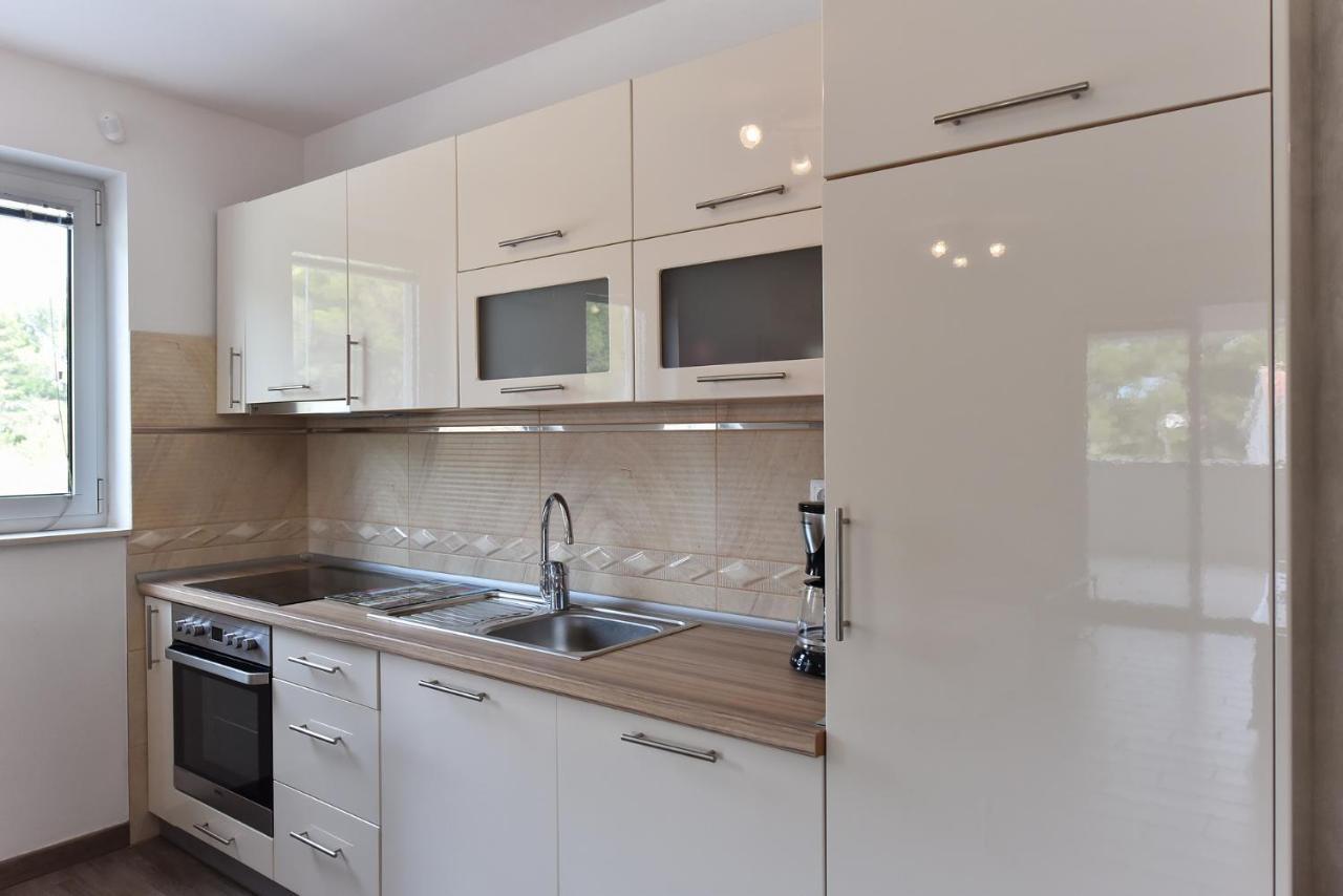 Apartmani Iva Vir Exterior photo