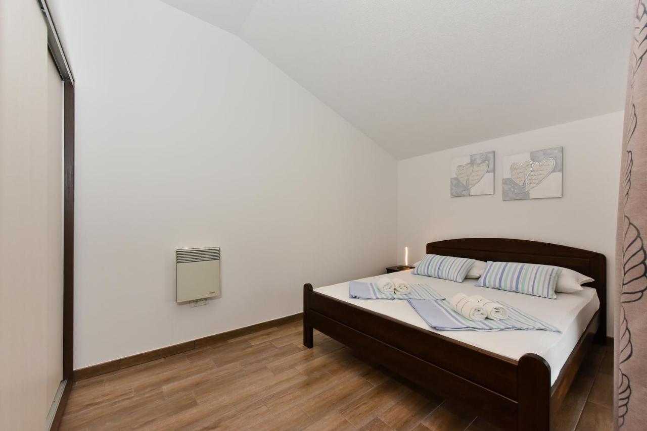 Apartmani Iva Vir Exterior photo
