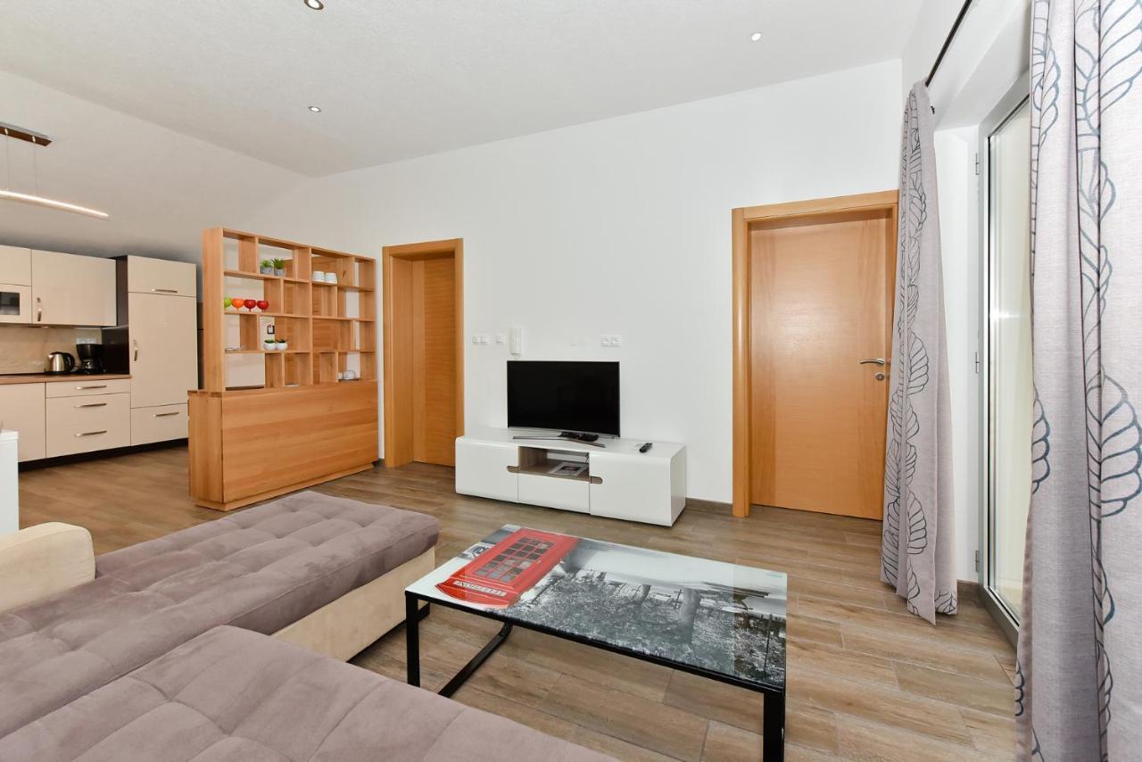 Apartmani Iva Vir Exterior photo