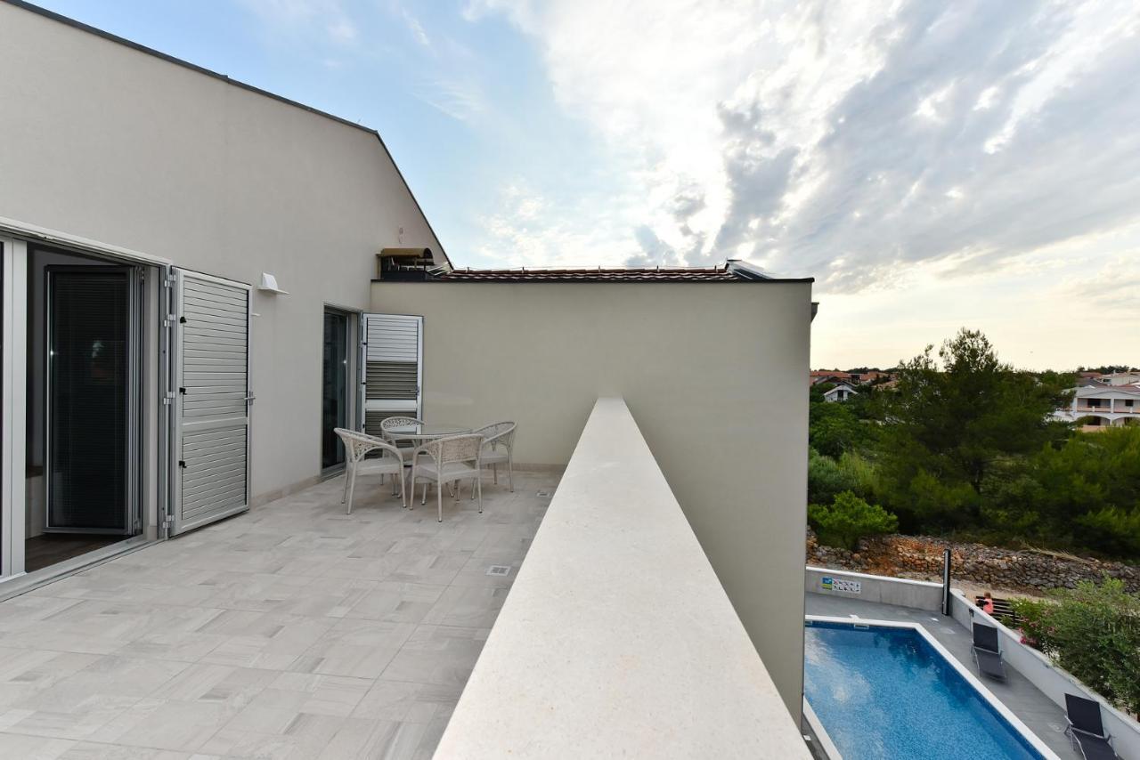 Apartmani Iva Vir Exterior photo